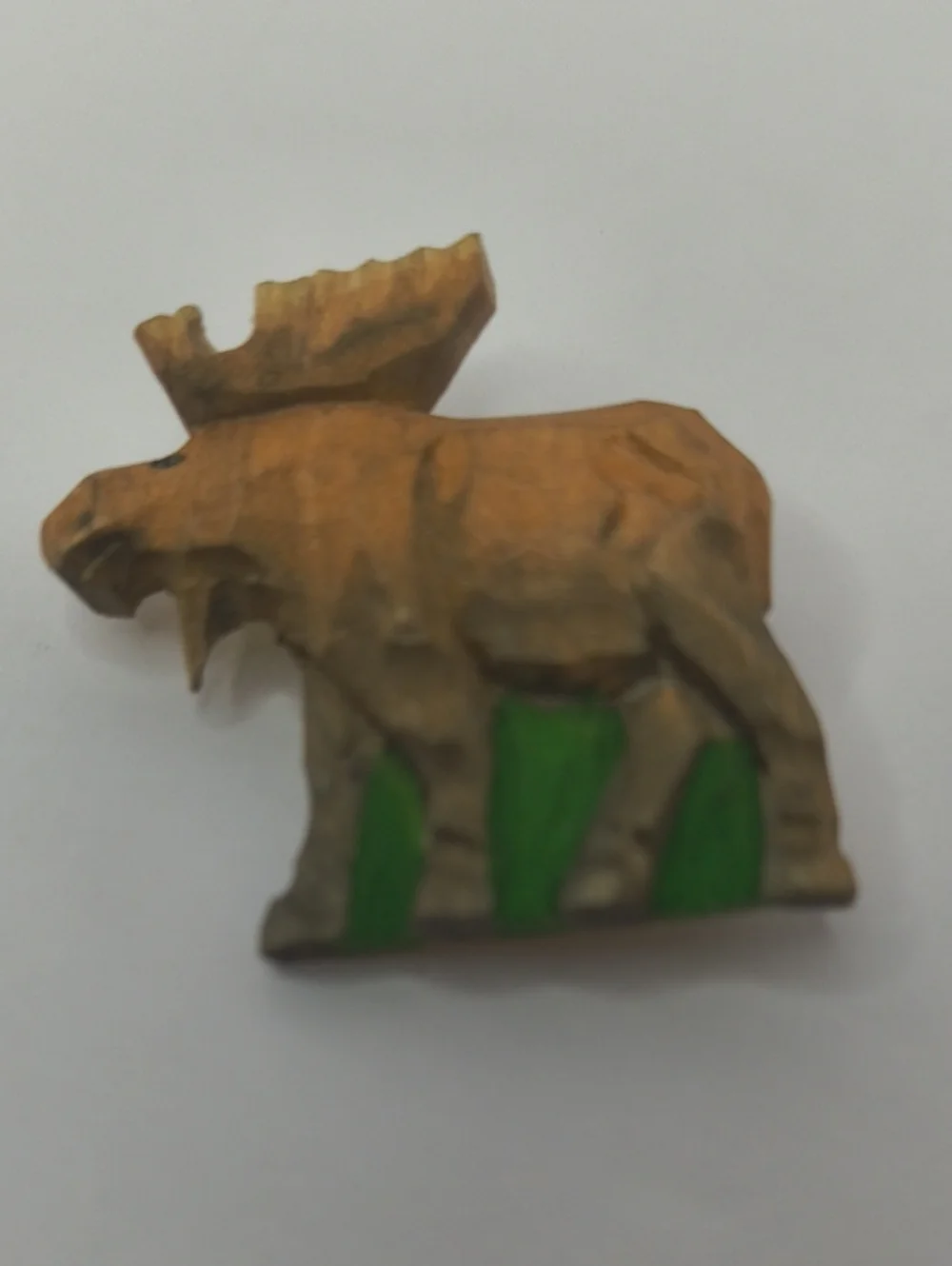 Vintage Alaska Wood Carved Wooden Moose Kipmik Products Anchorage Lapel Pin